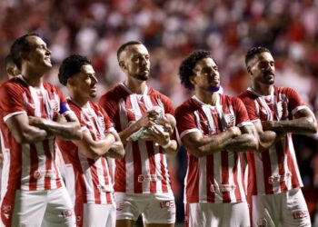 Paulo Sérgio decide, Náutico vence o Santa Cruz e avança à final do Pernambucano