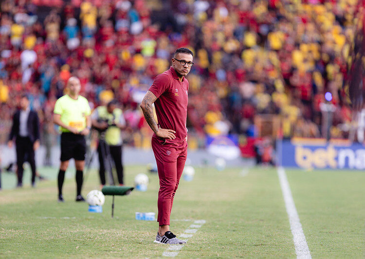 Roger valoriza período de treinos para fortalecer elenco do Sport