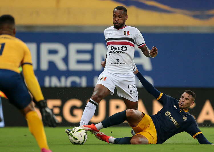 Santa Cruz fica próximo de emprestar Pedro Costa ao Volta Redonda