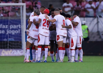 Contra o Atlético-GO, Náutico coloca invencibilidade de 14 jogos como visitante à prova na Série B