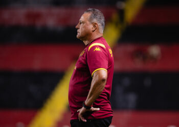 Após vitória, Márcio Goiano valoriza entrega dos jogadores do Sport: “Soubemos nos sobressair”