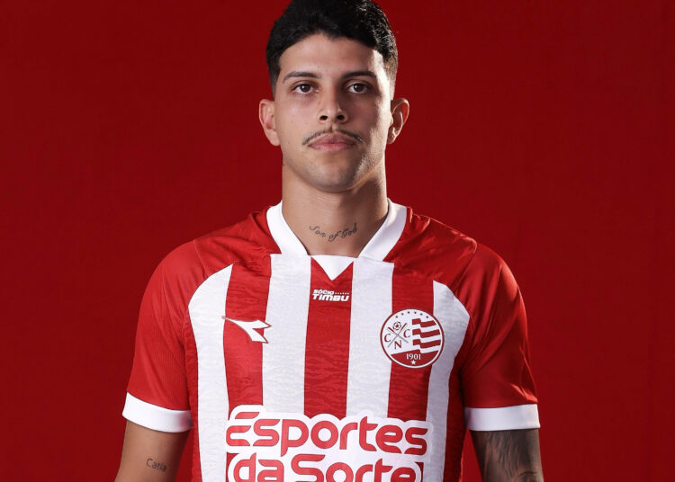 Náutico confirma contratação do meia-atacante Felipe Cardoso, que estava no Vitória