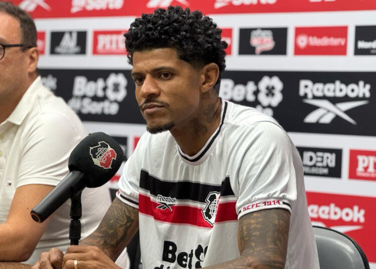 Com discurso confiante, Tiago Marques é apresentado no Santa Cruz