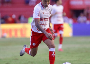 Vinicius é uma das esperanças dos Náutico para jogo contra o Atlético-GO. Foto: Rafael Vieira/CNC