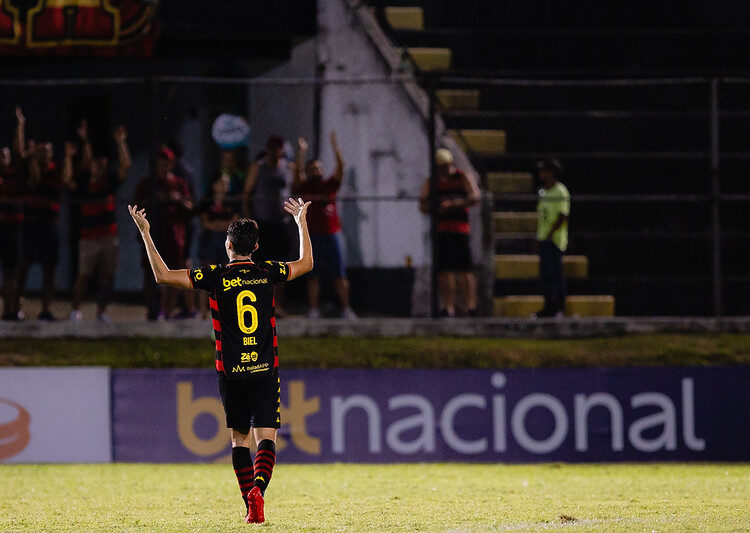 Biel Fonseca se destacou pelo Sport na Copa do Nordeste e pode aparecer no time titular contra o Vila Nova na Série B. Foto: Paulo Paiva/SCR