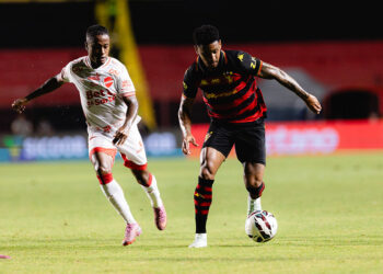 Com um jogador a menos, Sport mostra poder de reação e empata com o Vila Nova na Ilha do Retiro