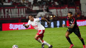 Vinicius é a principal esperança do setor ofensivo do Náutico. Foto: Divulgação/ CNC