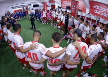 Treinador do Náutico adota cautela após duas vitórias consecutivas na Série B: “45 pontos é o primeiro objetivo”