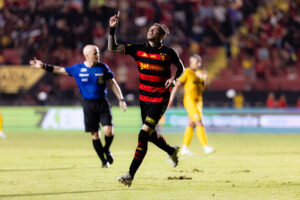 Barletta é um dos destaques do Sport contra o Avaí. Foto: Paulo Paiva/Sport