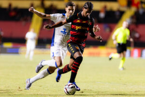 Sport encara o Maranhão para duelo pela Copa do Nordeste. Foto: Paulo Paiva/Sport