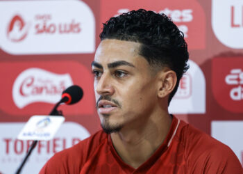 Dodô ressalta foco do Náutico em reação na Série B e comenta protesto da torcida: “Estão no direito deles”