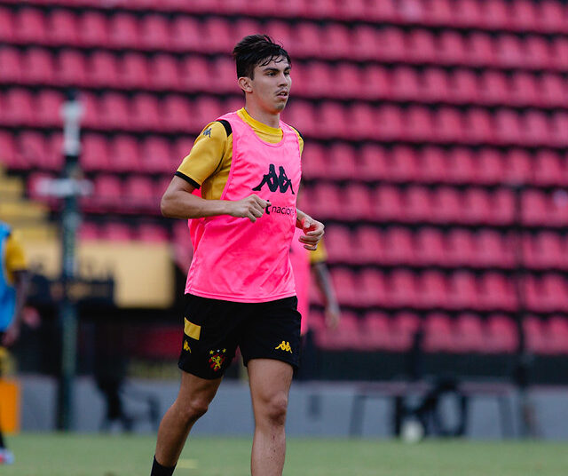 Biel Fonseca destaca momento positivo do Sport e mira próximos jogos em casa