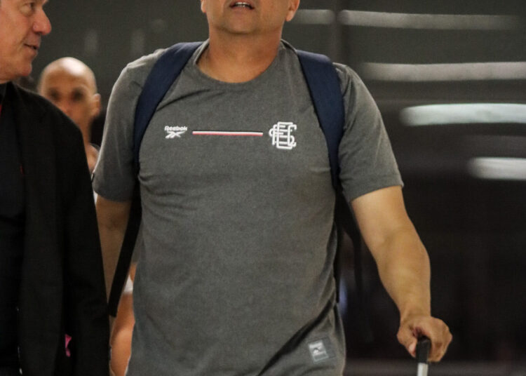 Santa Cruz: Após estreia com vitória, Claudinei Oliveira projeta jogo contra o Floresta