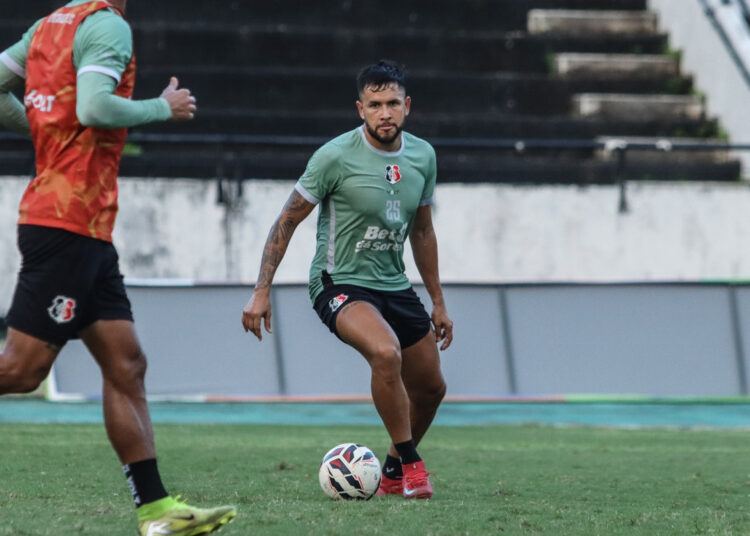 Santa Cruz: Pedro Favela enxerga crescimento do time e fala sobre atrasos salariais