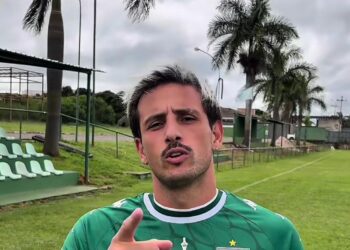 Após rescindir com o Santa Cruz, Gabriel Galhardo é oficializado pelo Gama