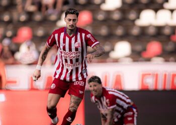 Náutico tenta voltar a vencer jogando nos Aflitos contra o América-MG. Foto: Vinicius Silva/CNC