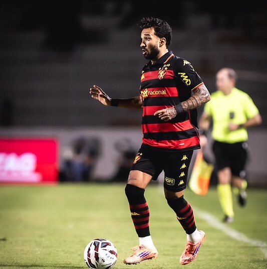 Clayson comemora boa fase do Sport e mira manutenção da invencibilidade na Série B