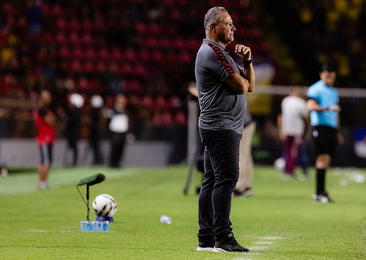 Márcio Goiano lamenta desempenho do Sport contra o CRB e mira decisão pela Copa do Nordeste