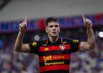 Perotti decide, Sport bate o Fortaleza no Castelão e larga na frente na semifinal da Copa do Nordeste