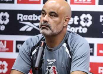 Apresentado no Santa Cruz, Cristian de Souza elogia elenco e mira rápida recuperação na Série C