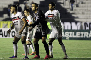 Santa Cruz tenta firmar reação contra o Volta Redonda. Foto: Rogério Rueda | Inter de Limeira