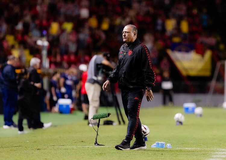 Sport: Após assumir liderança da Série B, Márcio Goiano estabelece meta de pontuação para os próximos jogos