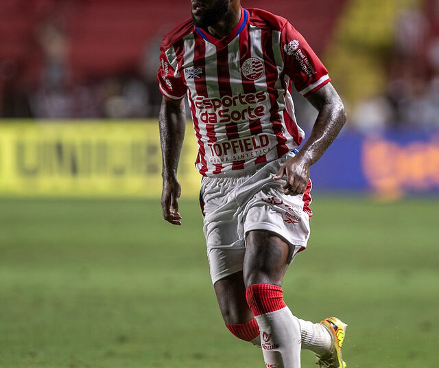 Suspenso, Victor Andrade desfalca o Náutico contra o Fortaleza pela Série B