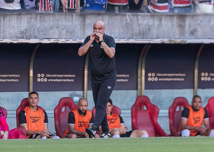 Cristian de Souza elogia entrega do Santa Cruz após empate com a Ferroviária