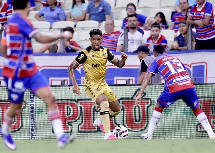 Sport toma gol no apagar das luzes, é derrotado pelo Fortaleza e deixa o G-6 da Série B