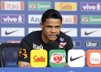 Da base do Náutico à Seleção Brasileira: Douglas Santos relembra conselhos de Kuki