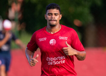 Náutico: Após agressão a companheiro de equipe, Luiz Felipe é suspenso e não enfrenta o Fortaleza