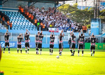 Santa Cruz vence Paysandu pela 1ª vez em Belém e entra no G8 da Série C