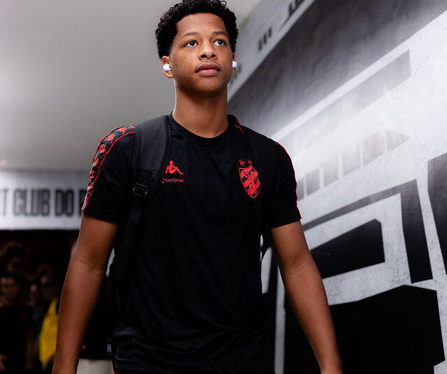 Cruzeiro formaliza oferta por Zé Lucas, volante do Sport