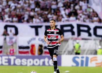 Santa Cruz: Matheus Vinícius valoriza período de preparação antes de duelo com o Figueirense