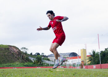 “Quero conquistar mais pelo clube”, diz Jean Carlos no retorno ao Náutico