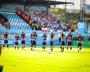 Depois de vitória contra o Paysandu, Santa Cruz chega embalado para encara o Ituano na Arena de Pernambuco. Foto: @fabiofloriano_esporte