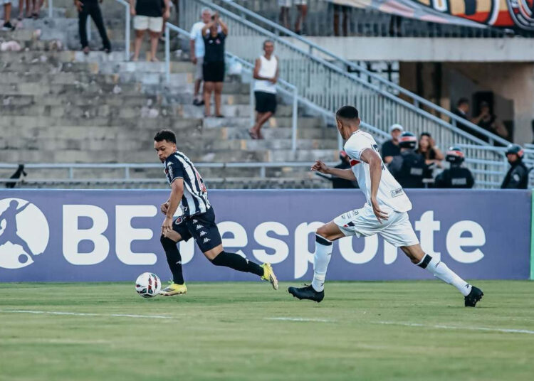 Em jogo movimentado, Santa Cruz reage duas vezes e empata com o Botafogo-PB pela Série C